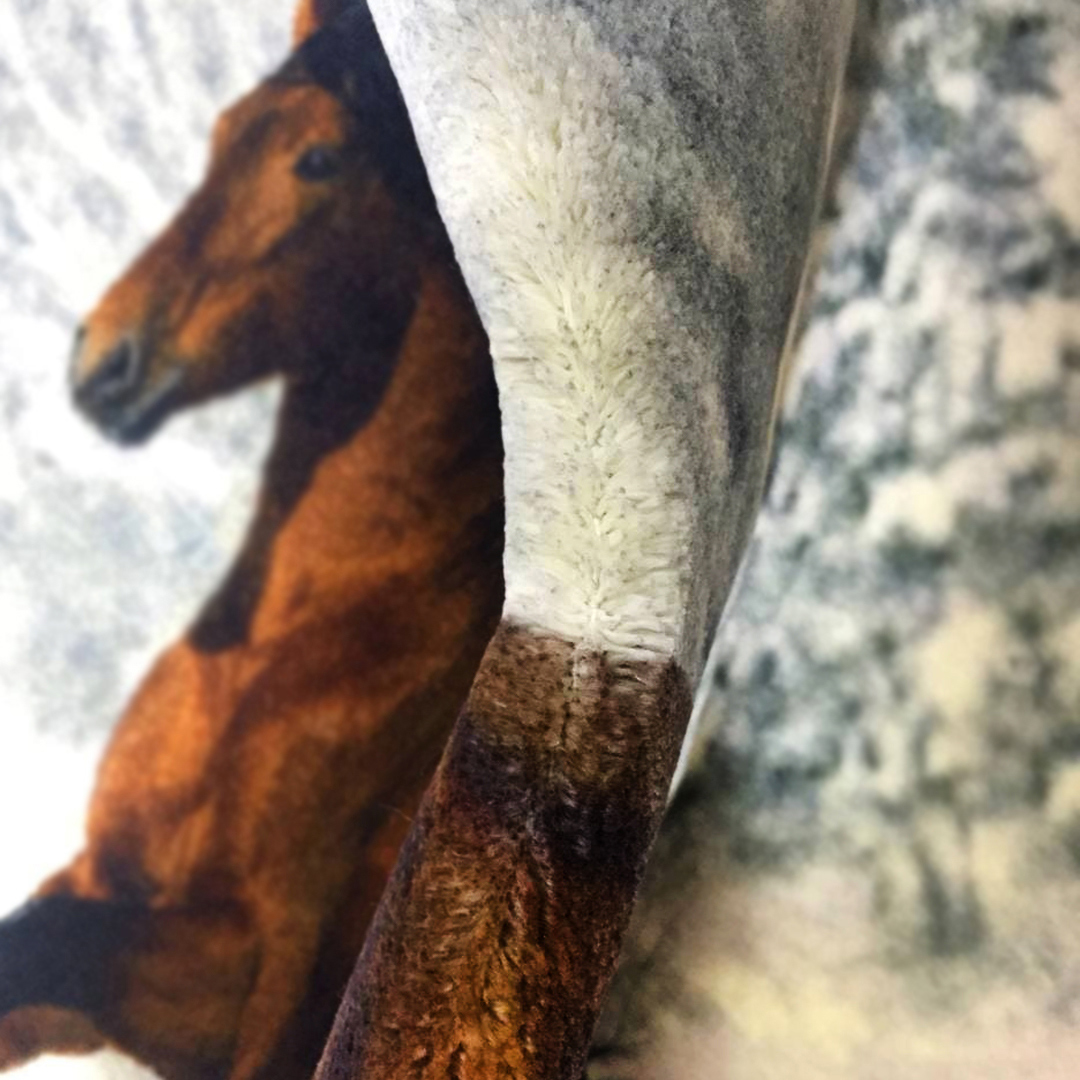 تابلو فرش طرح تک اسب در برف